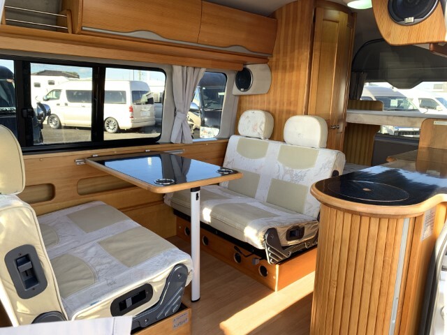 キャンピングカーバンコン