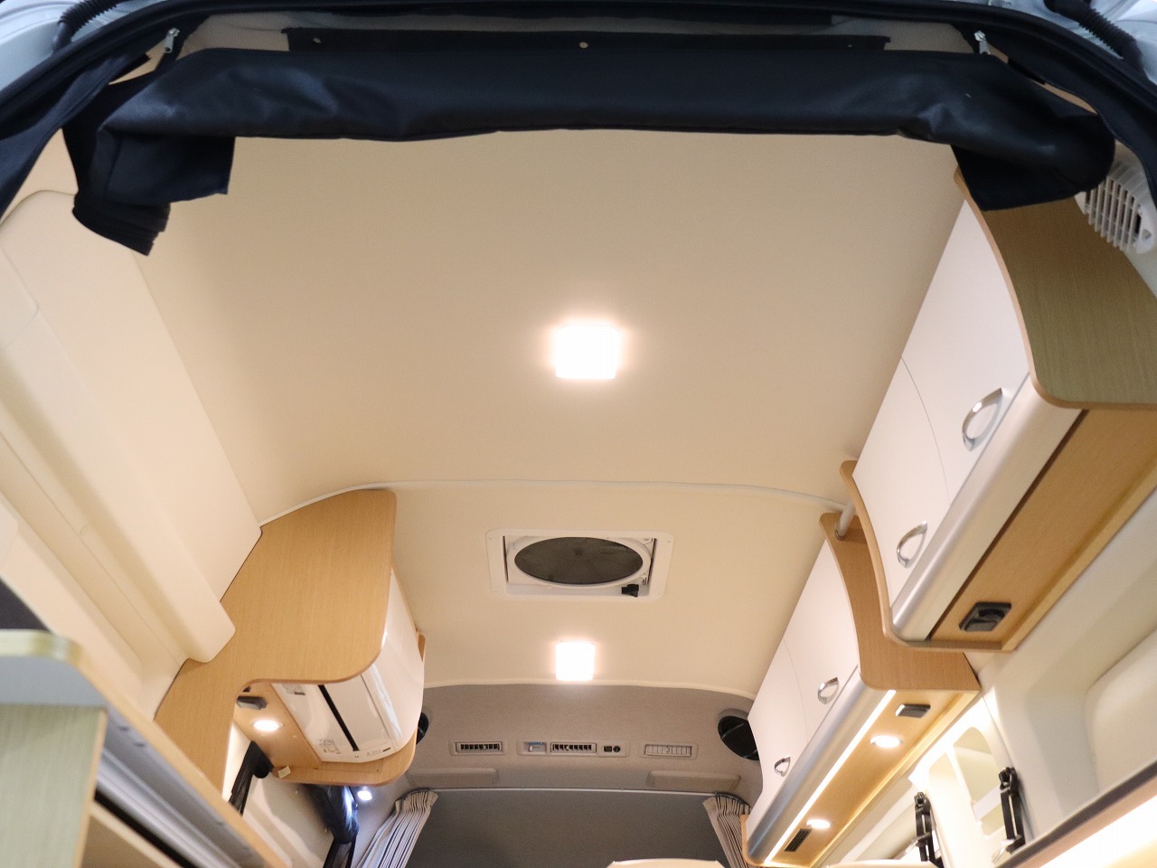 キャンピングカーバンコン