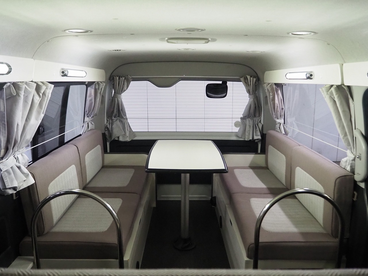 キャンピングカーバンコン