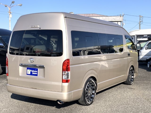 キャンピングカーバンコン