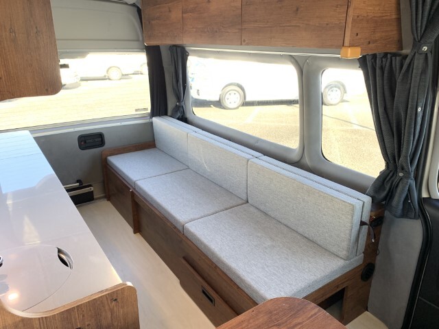 キャンピングカーバンコン