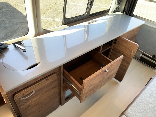 キャンピングカーバンコン