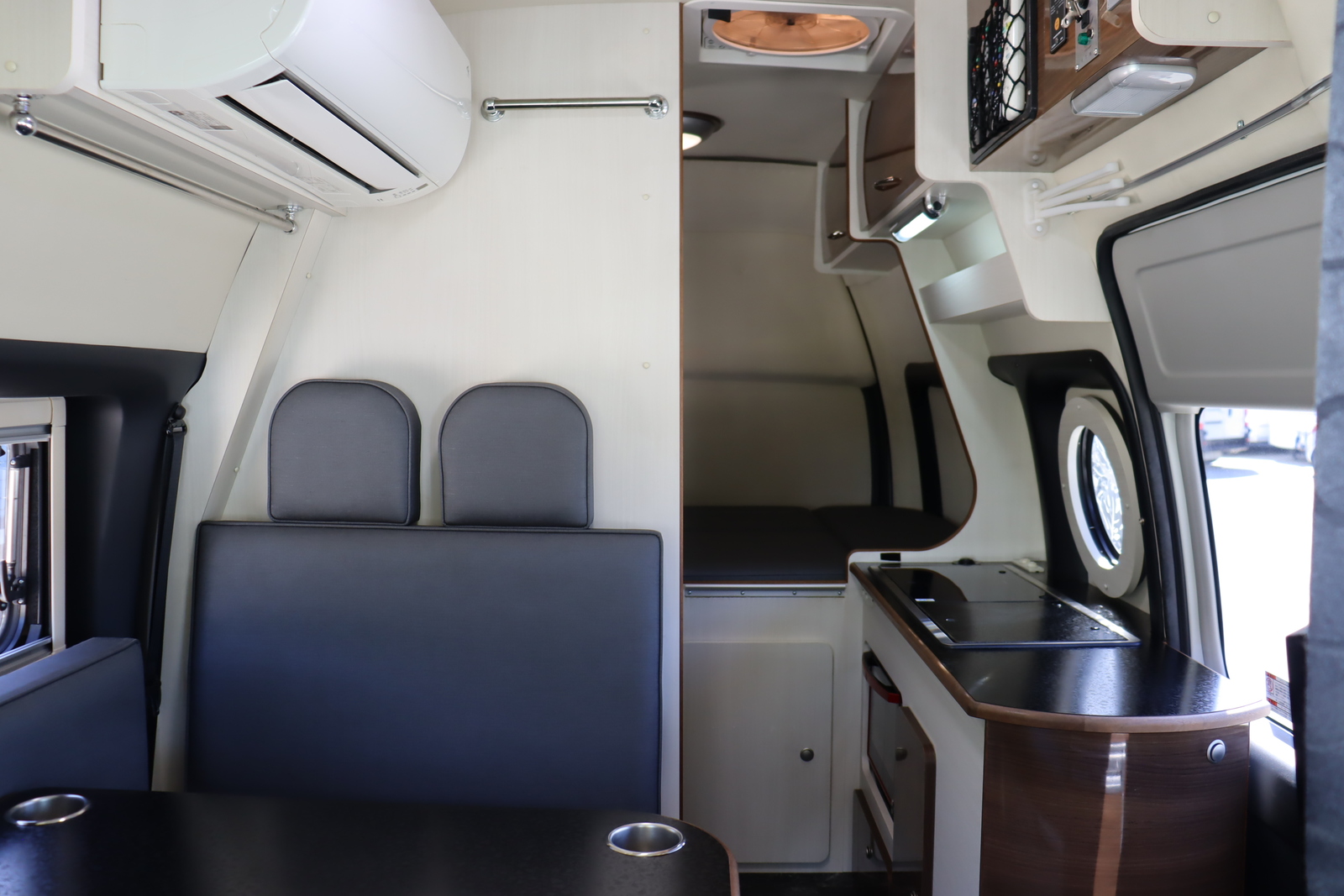 キャンピングカーバンコン