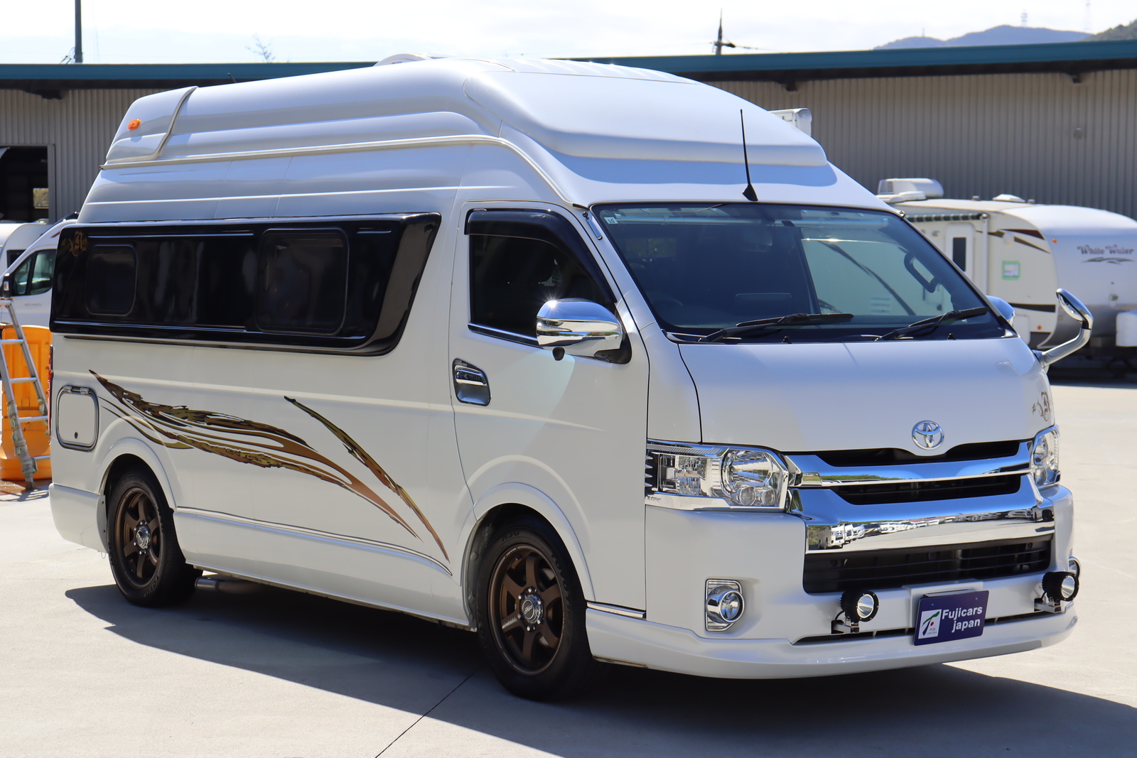 キャンピングカーバンコン