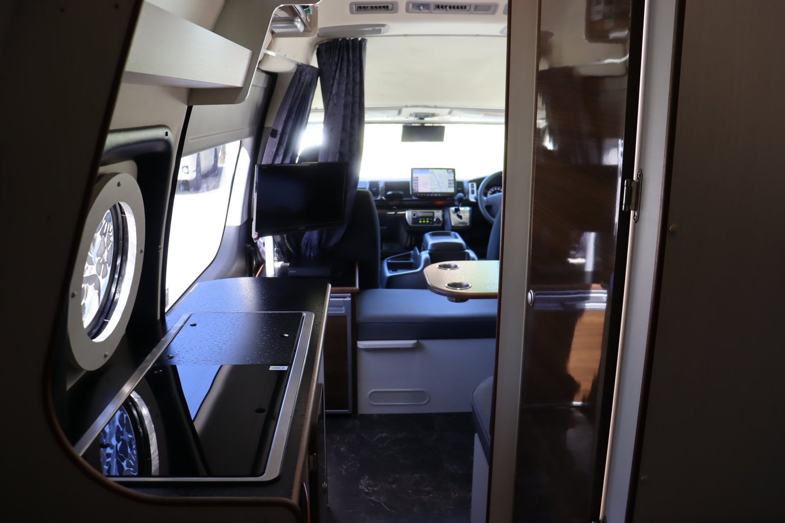 キャンピングカーバンコン