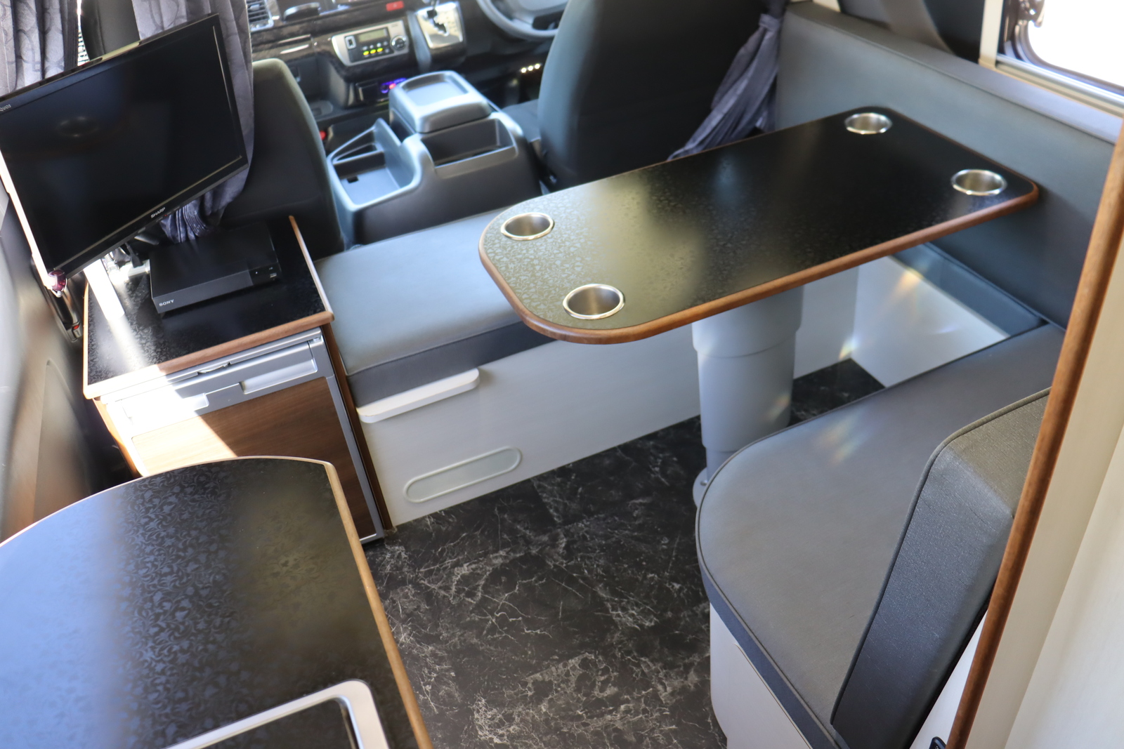 キャンピングカーバンコン