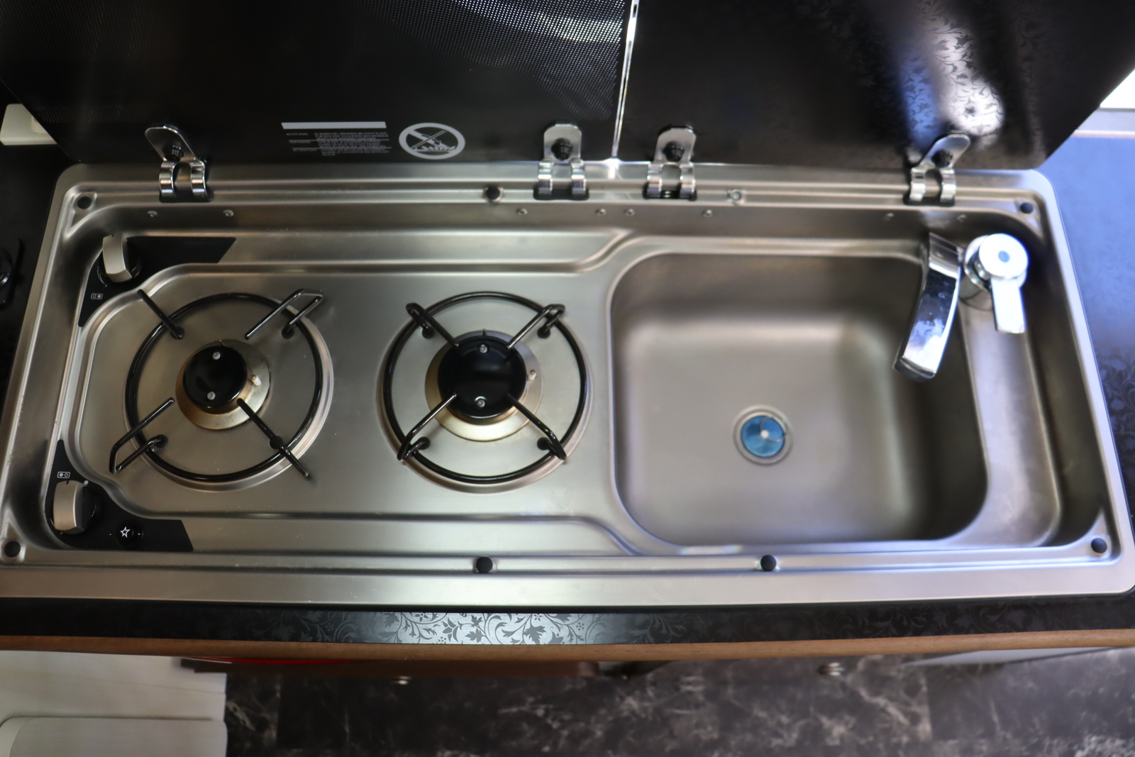 キャンピングカーバンコン