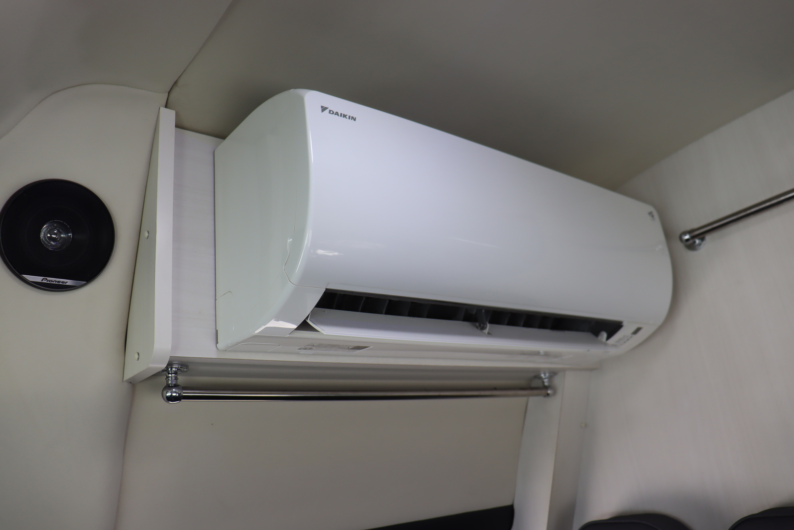 キャンピングカーバンコン