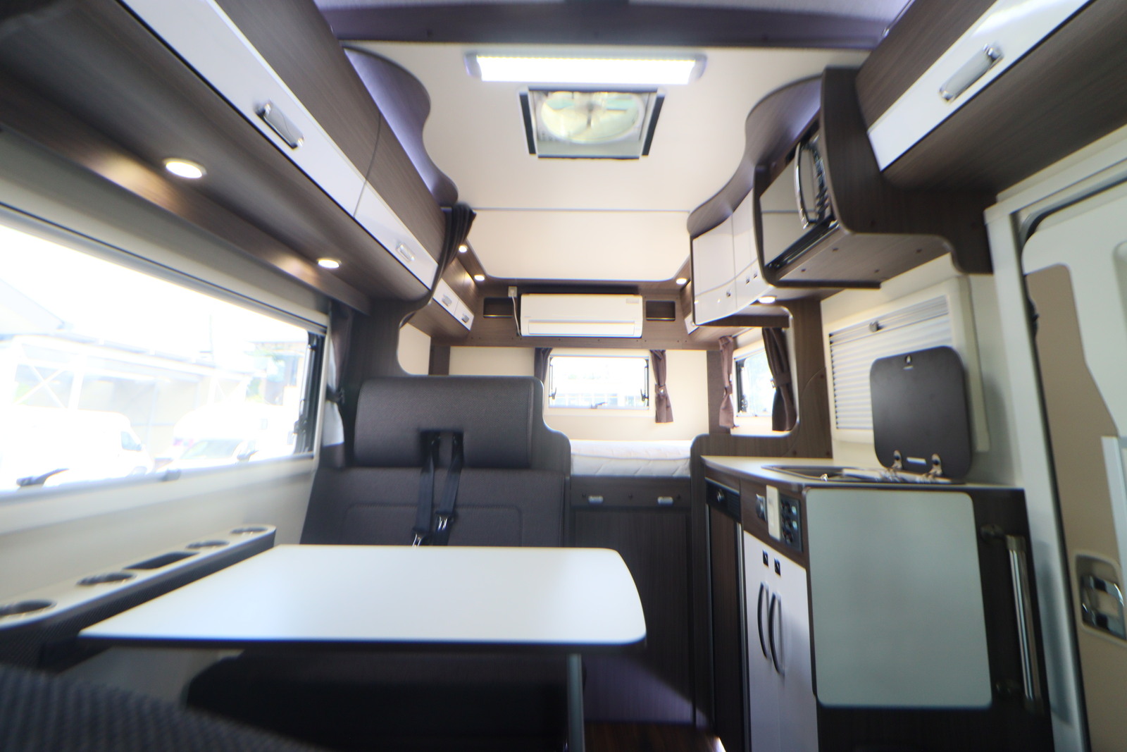 キャンピングカーキャブコン