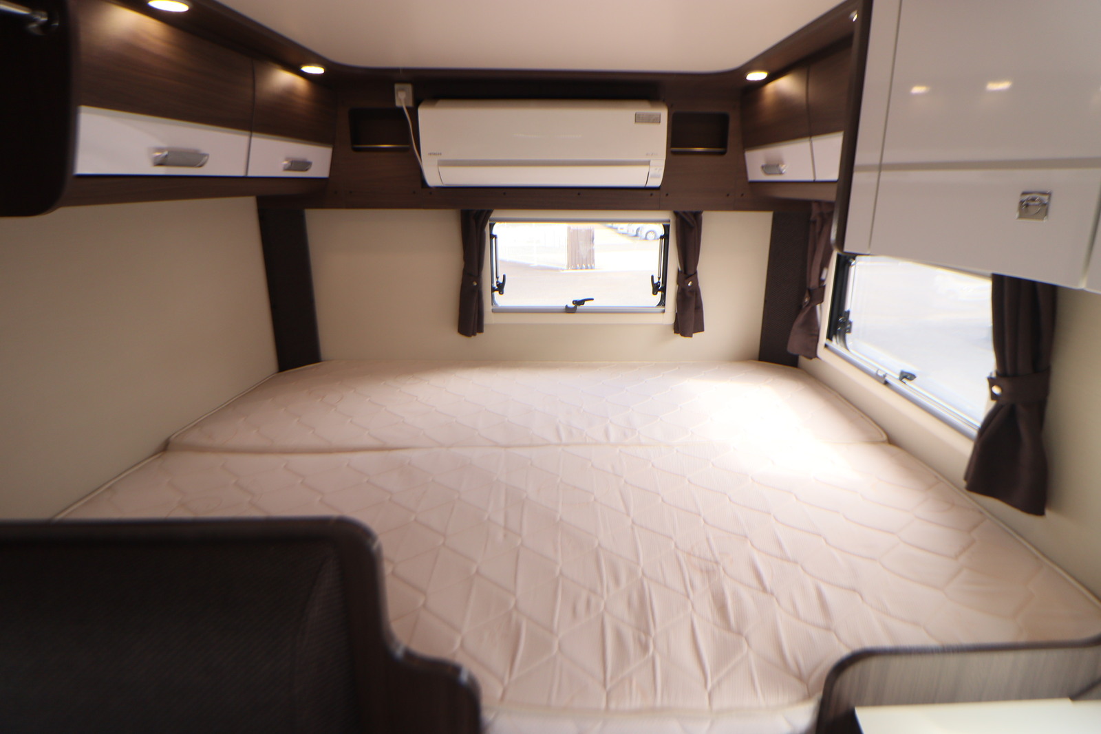 キャンピングカーキャブコン