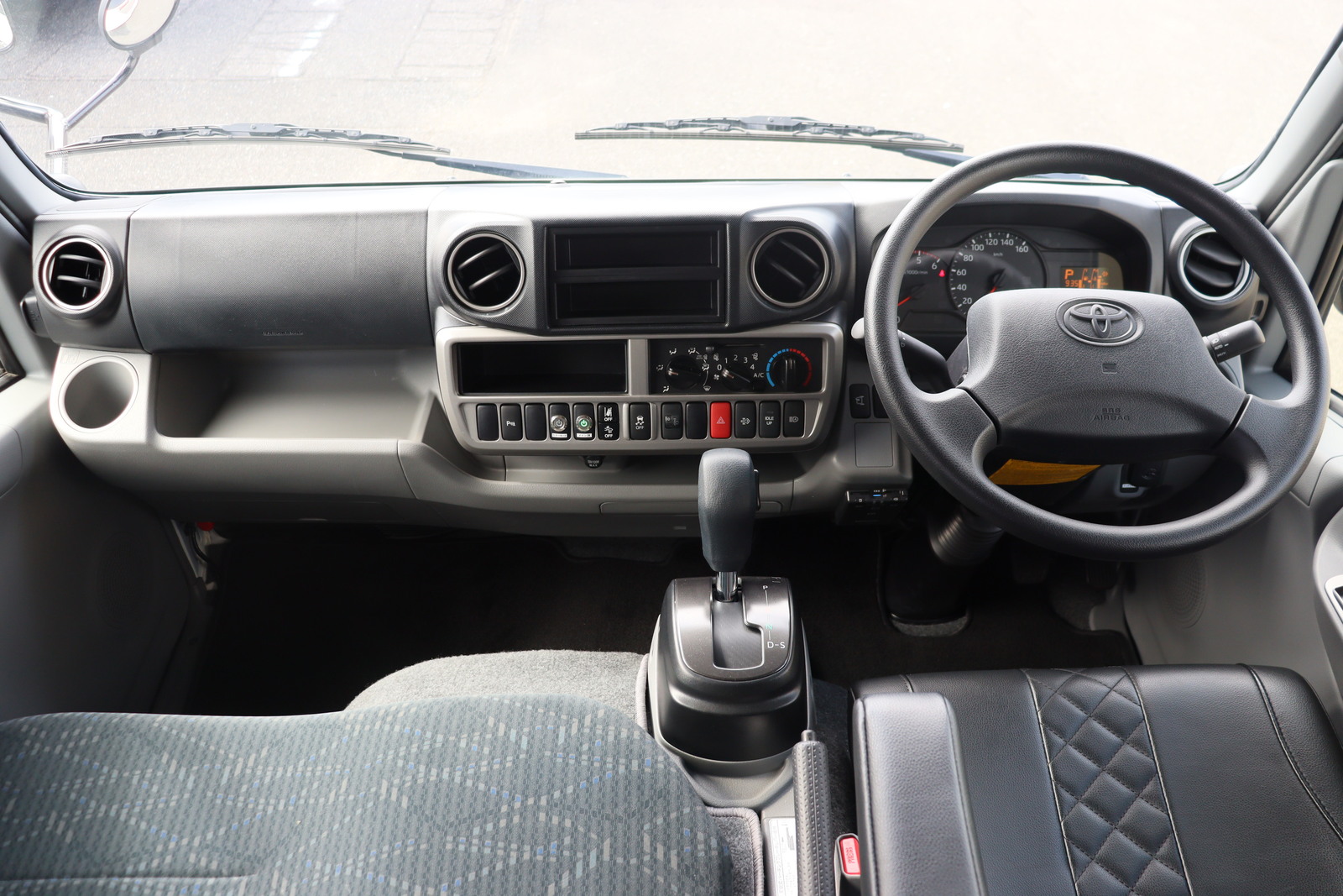 キャンピングカーキャブコン