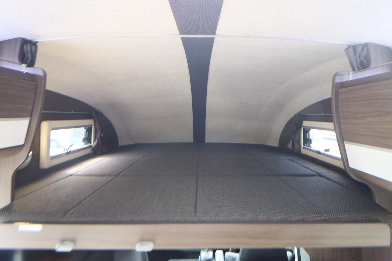 キャンピングカーキャブコン