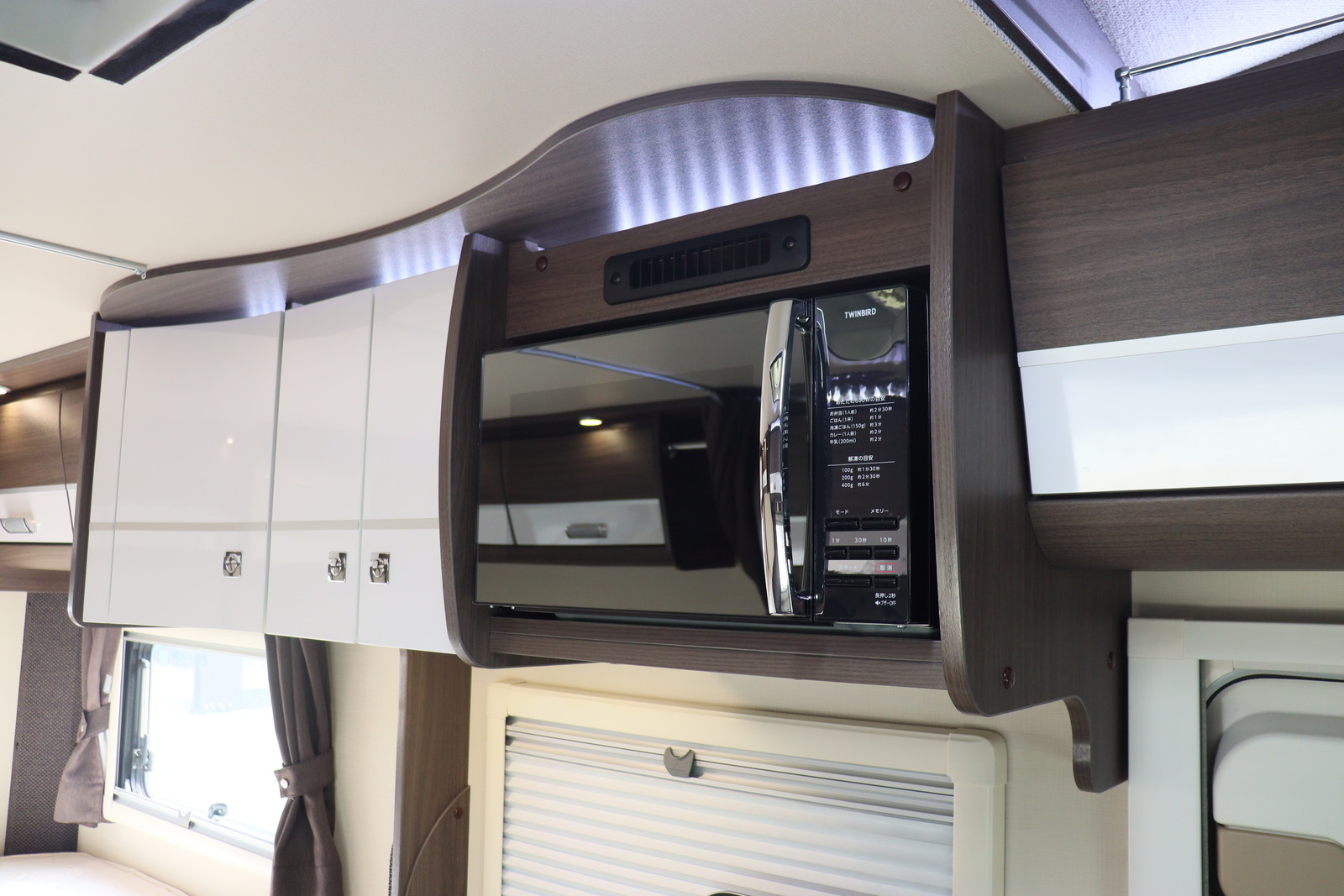 キャンピングカーキャブコン