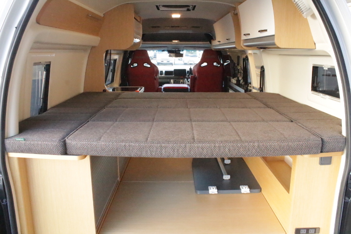 キャンピングカーバンコン