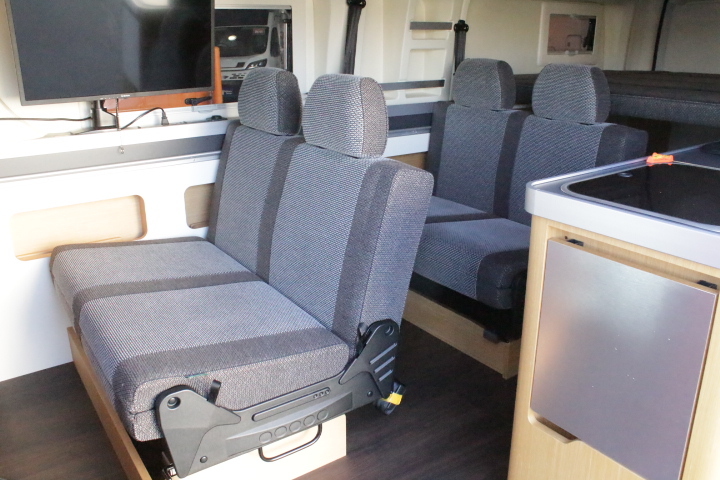 キャンピングカーバンコン