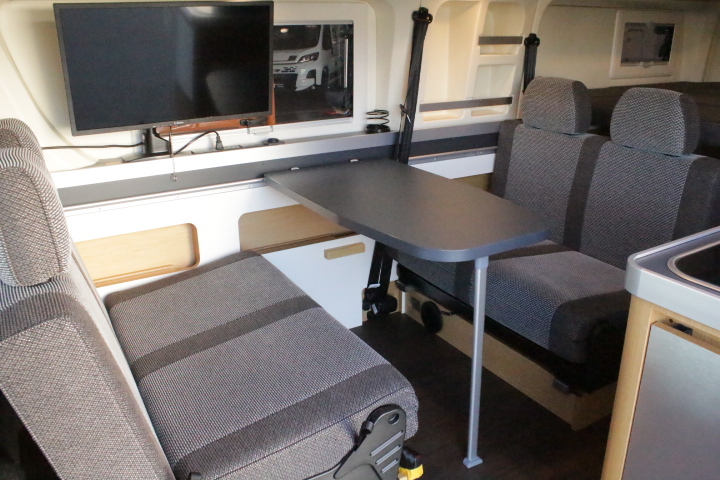 キャンピングカーバンコン