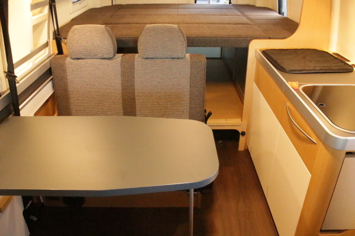 キャンピングカーバンコン