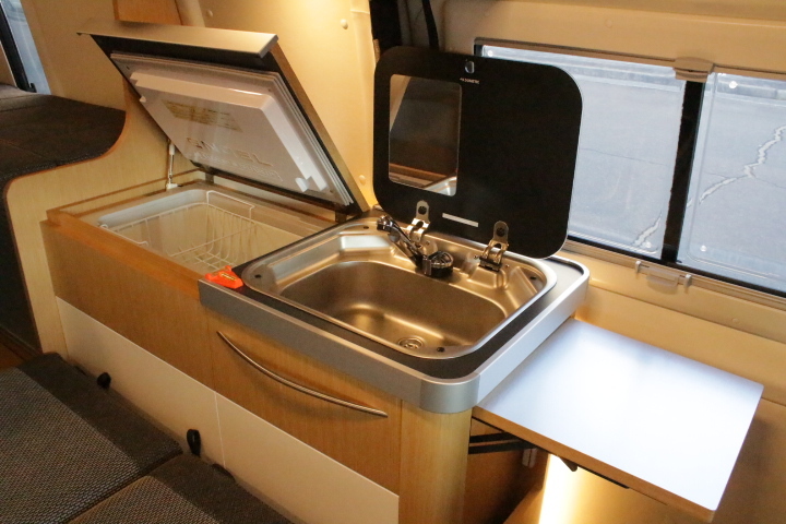 キャンピングカーバンコン