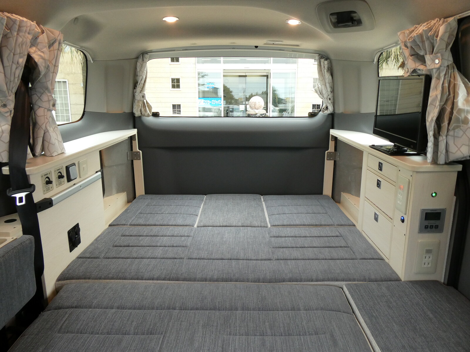 キャンピングカーバンコン