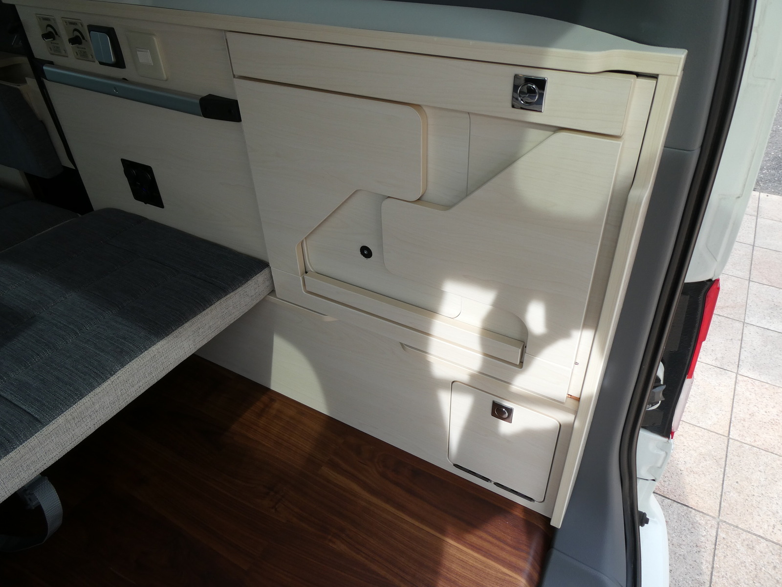 キャンピングカーバンコン