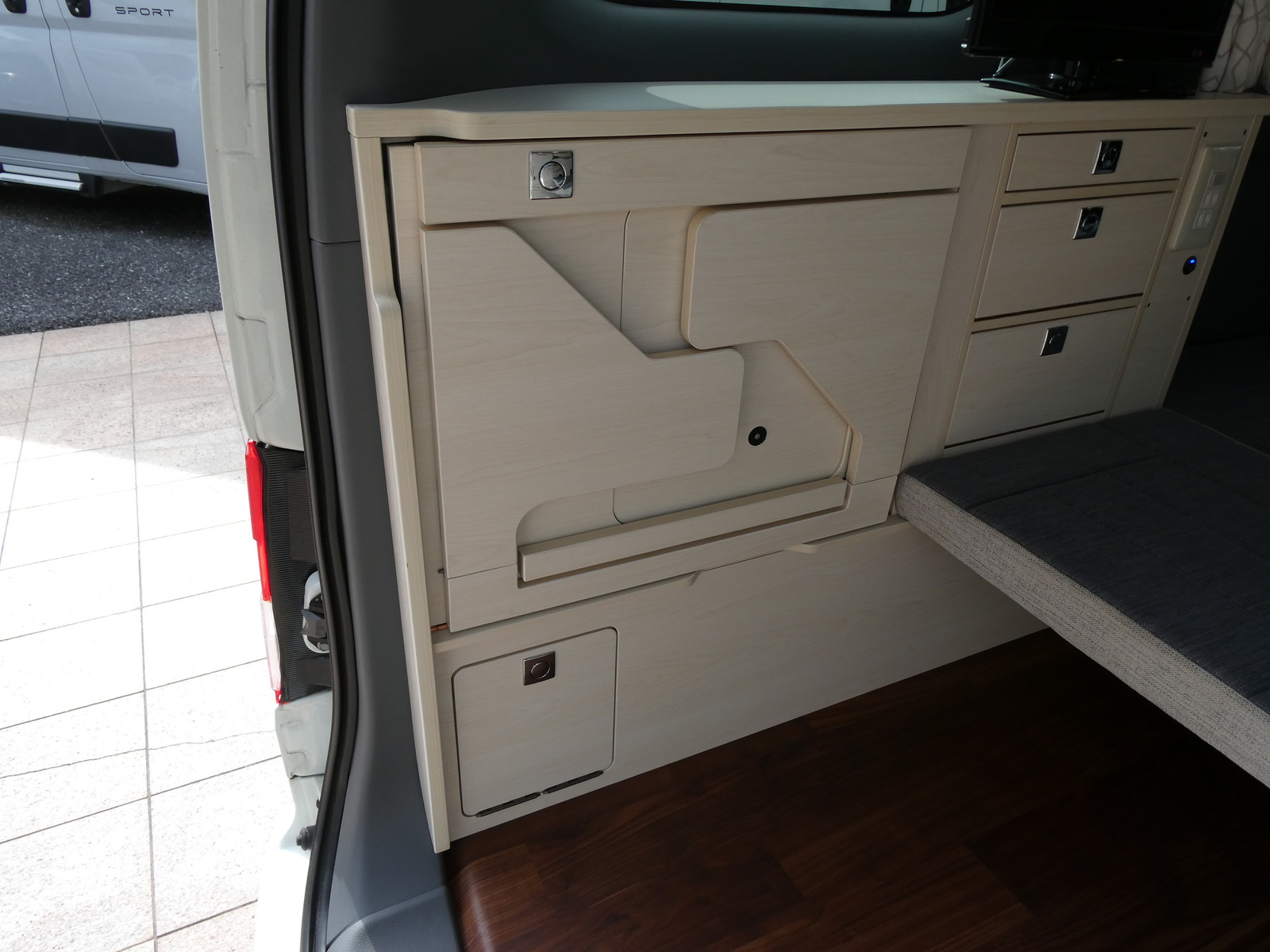 キャンピングカーバンコン