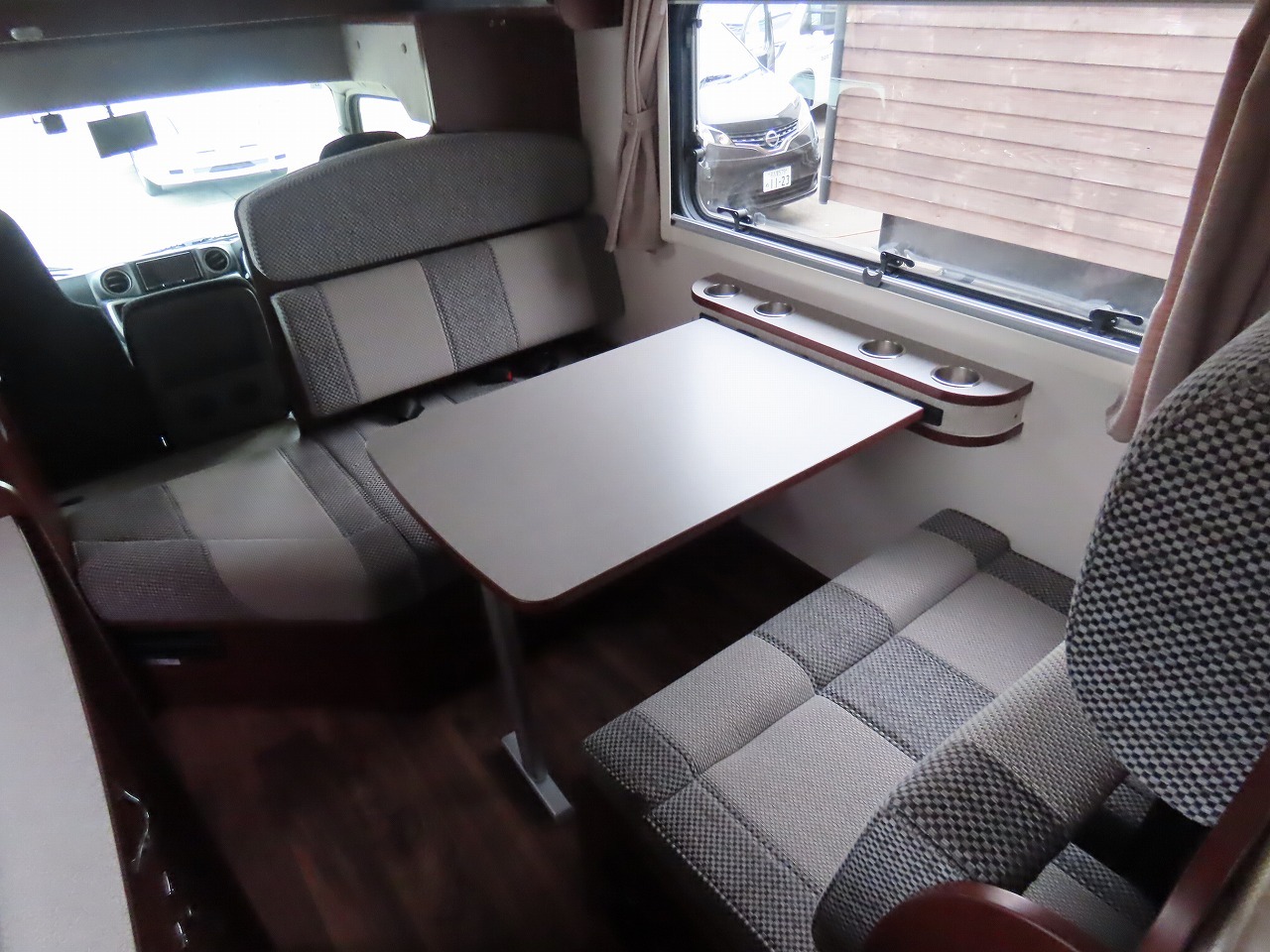 キャンピングカーキャブコン