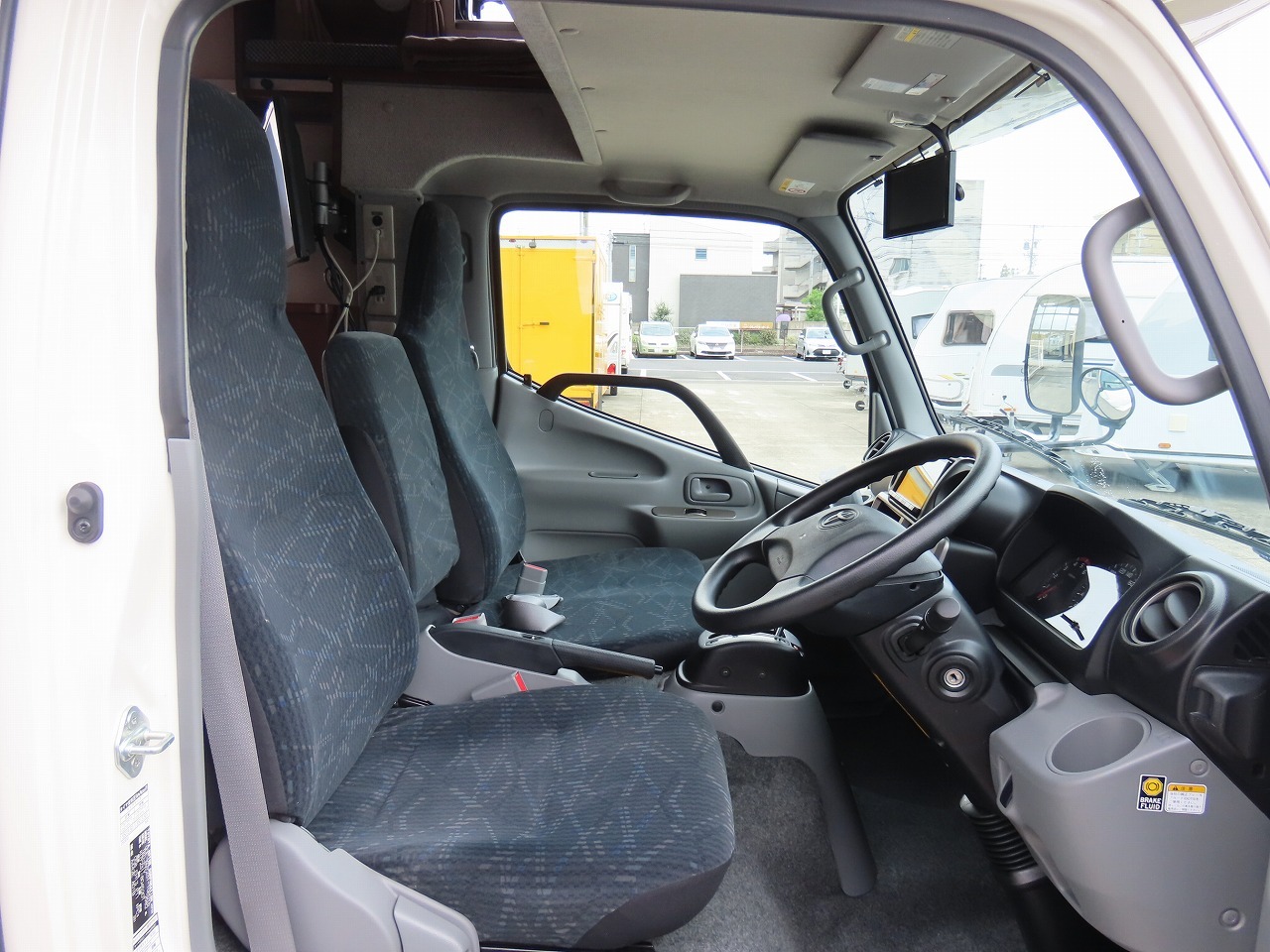 キャンピングカーキャブコン