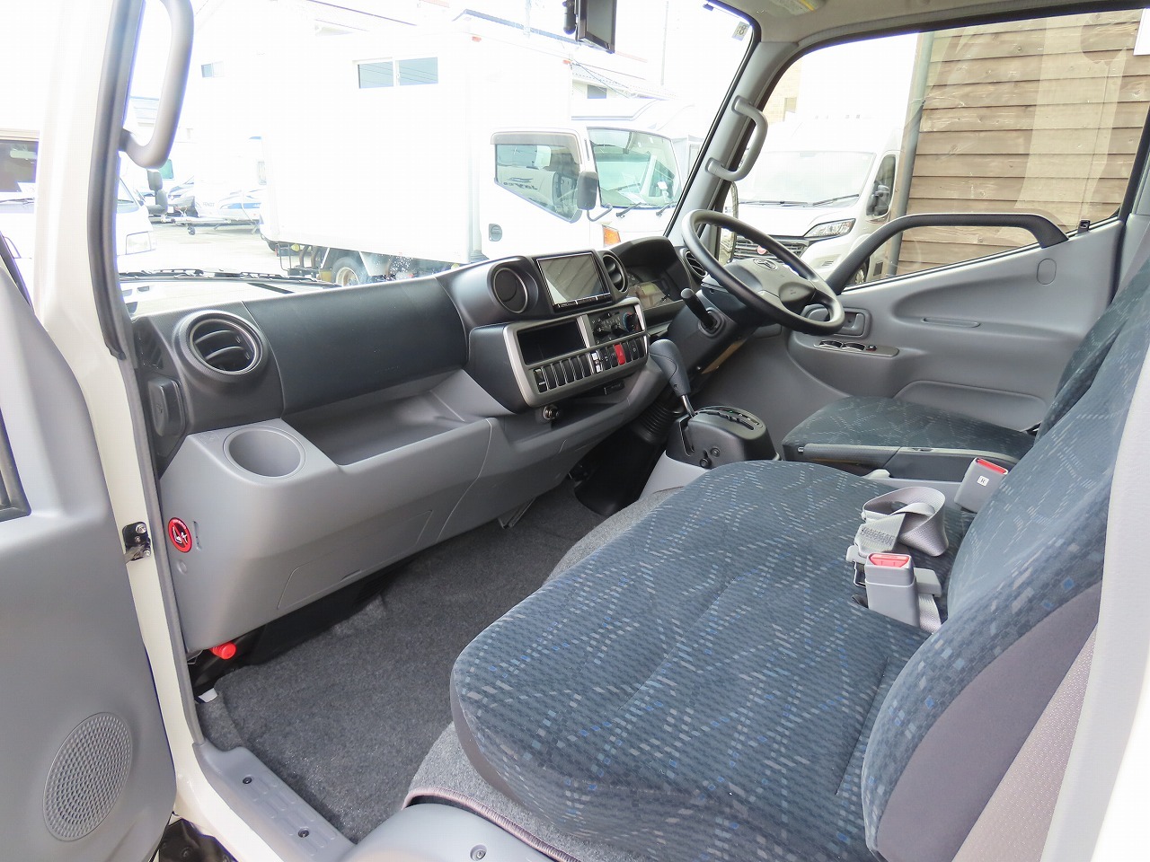 キャンピングカーキャブコン