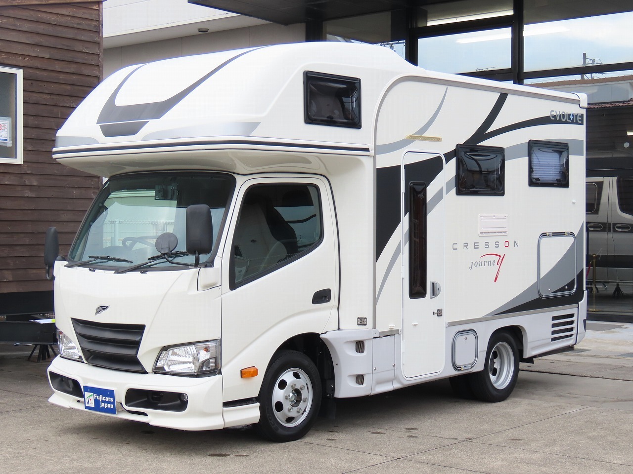 キャンピングカーキャブコン