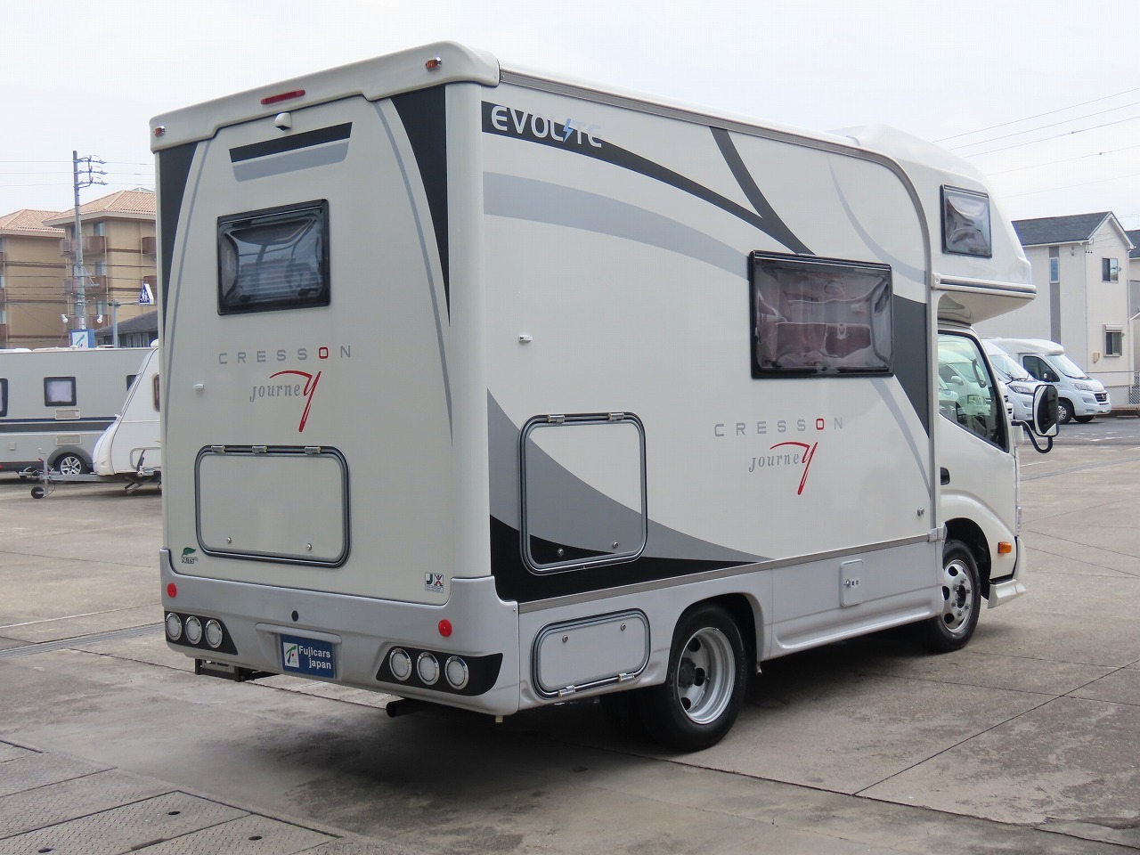 キャンピングカーキャブコン