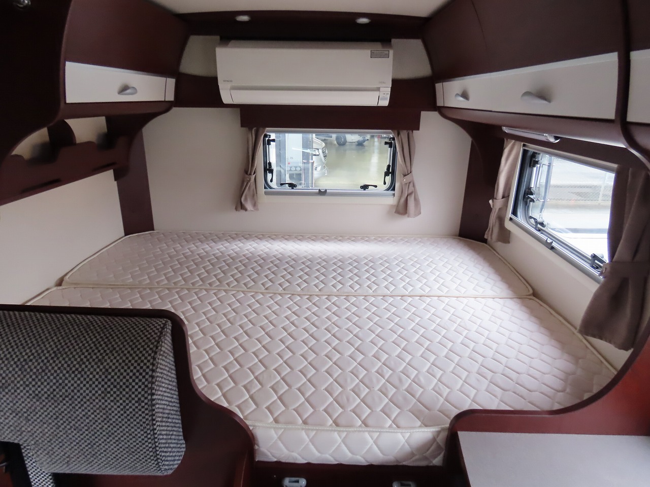 キャンピングカーキャブコン