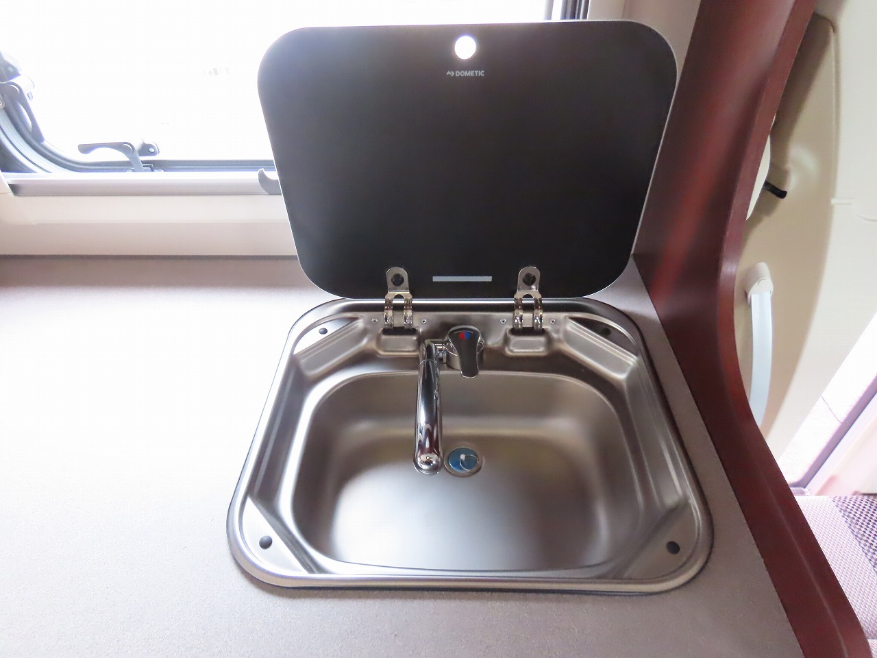 キャンピングカーキャブコン