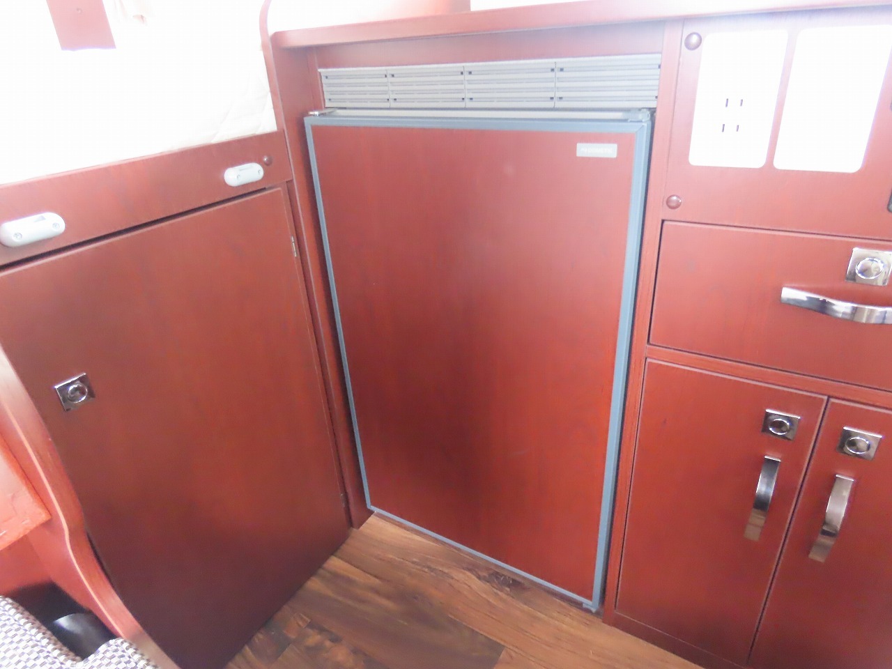 キャンピングカーキャブコン