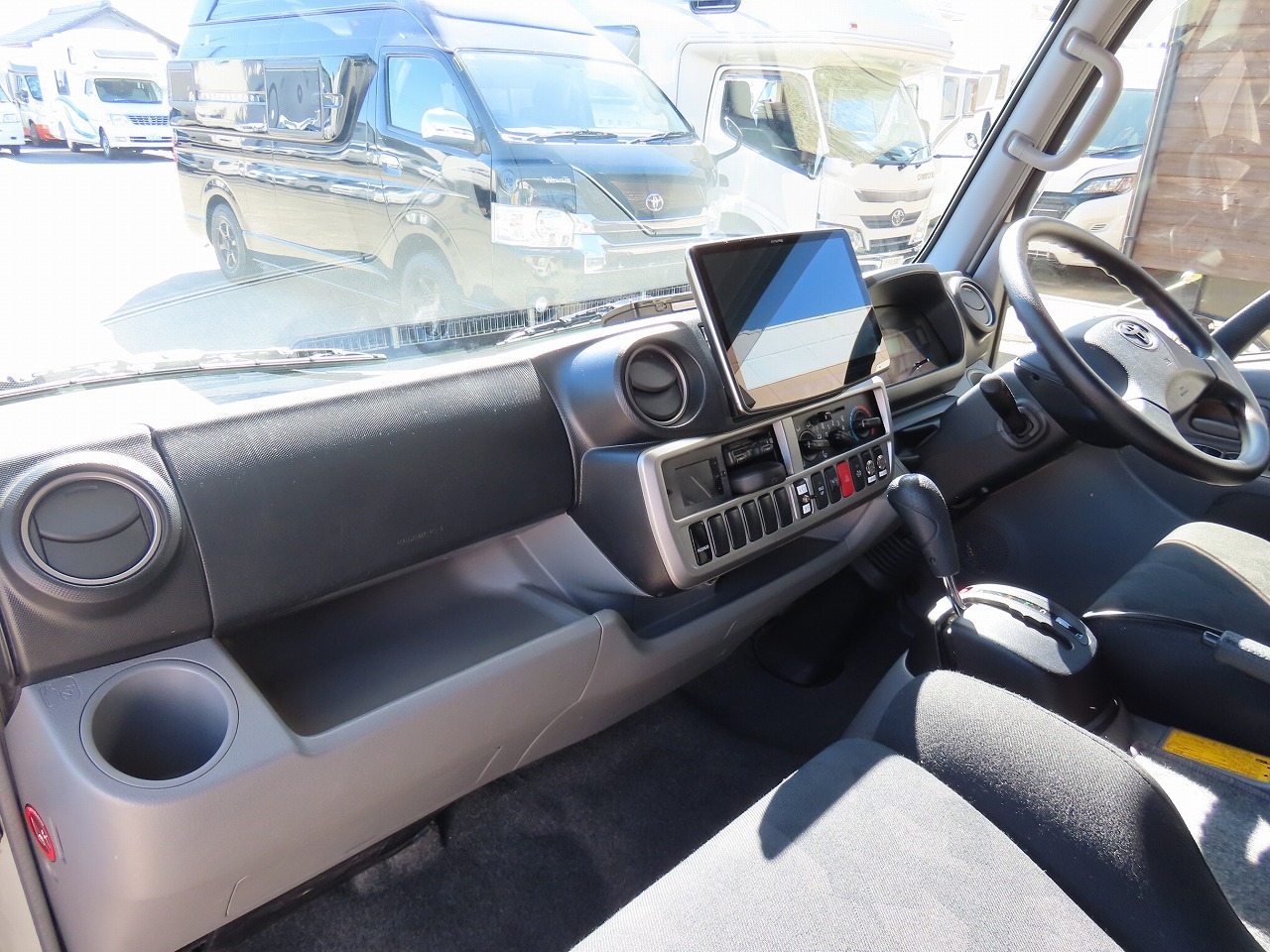 キャンピングカーキャブコン