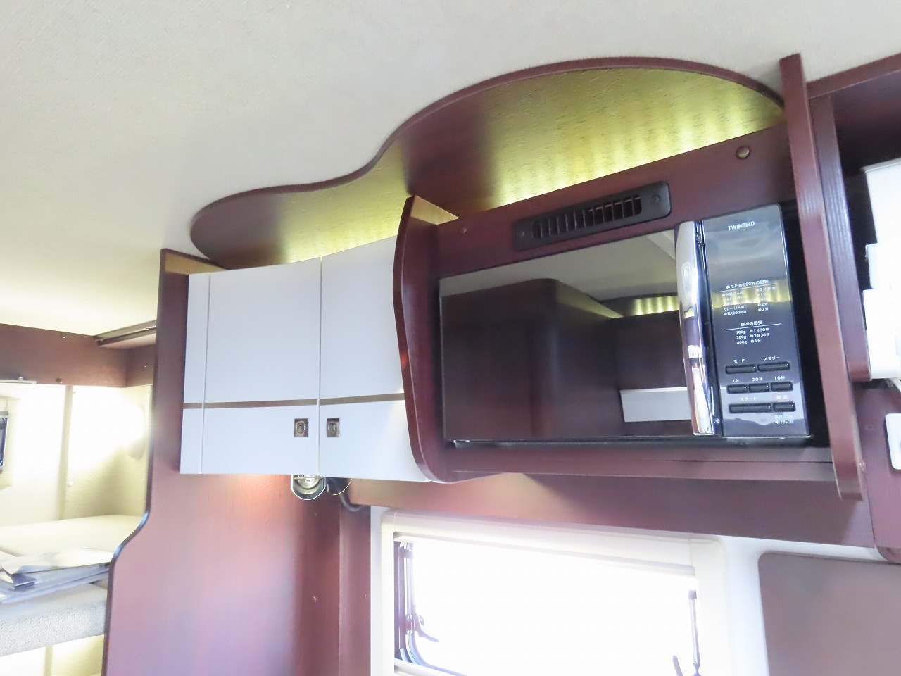 キャンピングカーキャブコン