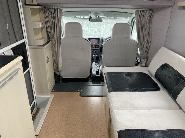 キャンピングカー軽キャンパー