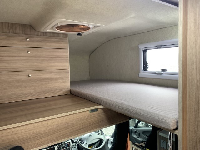 キャンピングカーキャブコン