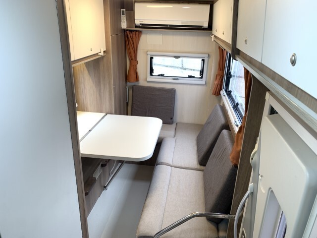 キャンピングカーキャブコン