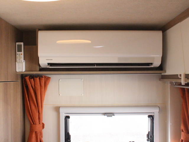 キャンピングカーキャブコン