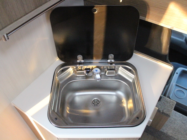 キャンピングカーキャブコン