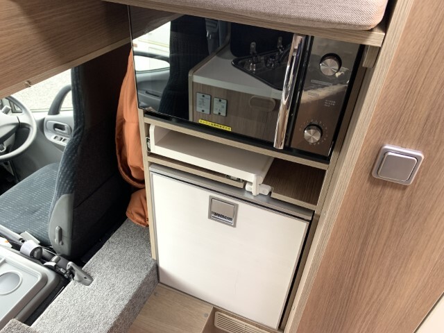 キャンピングカーキャブコン