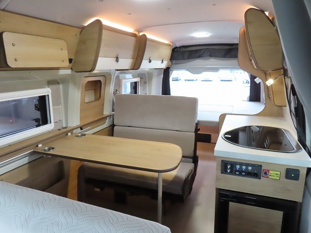 キャンピングカーバンコン