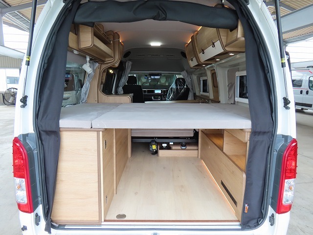 キャンピングカーバンコン