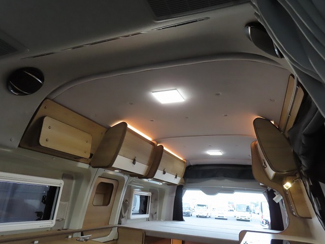 キャンピングカーバンコン