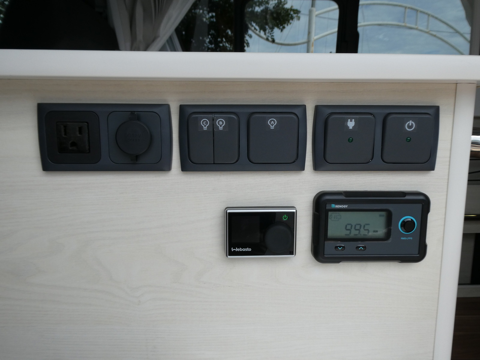 キャンピングカーバンコン