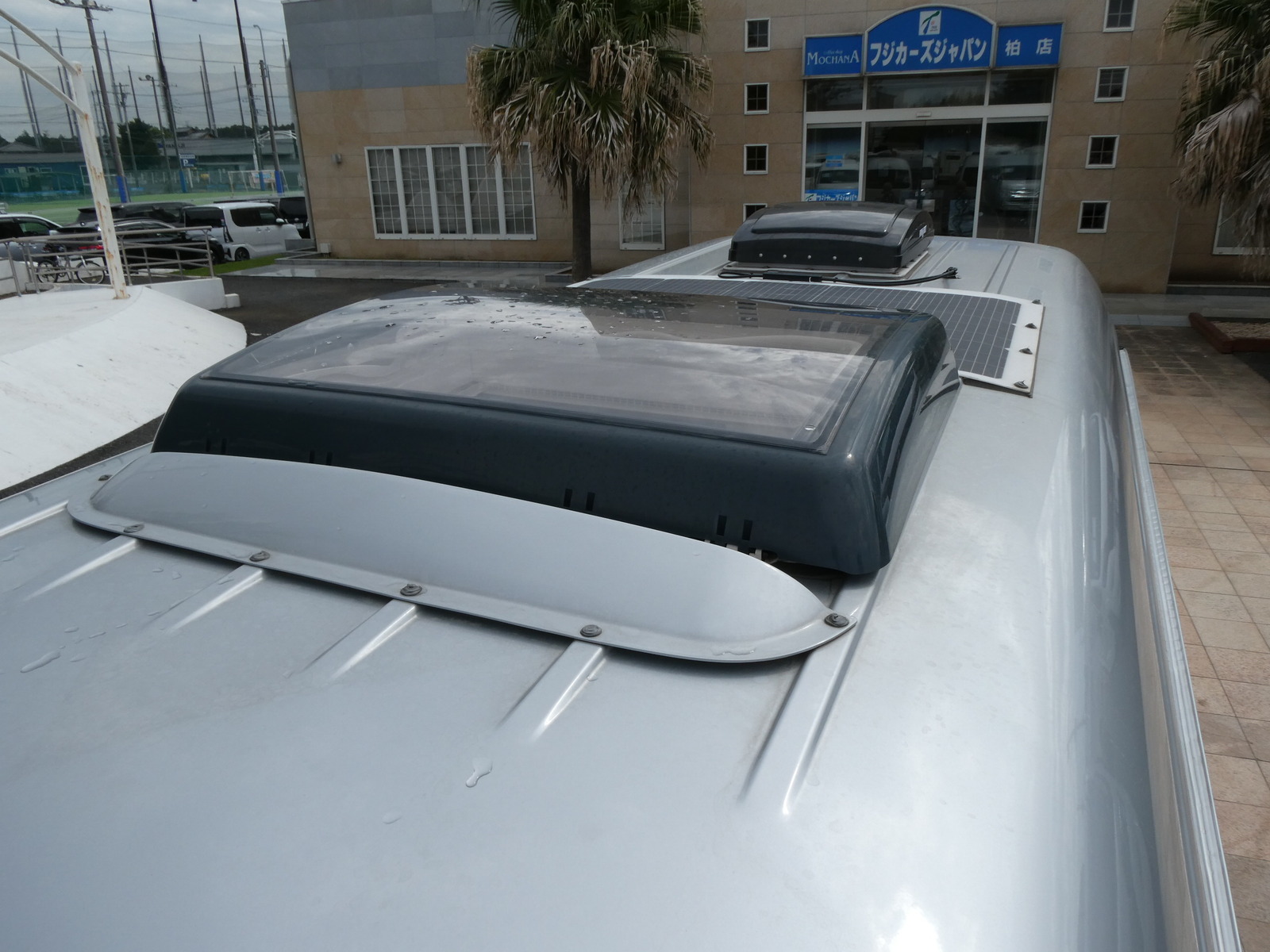 キャンピングカーバンコン