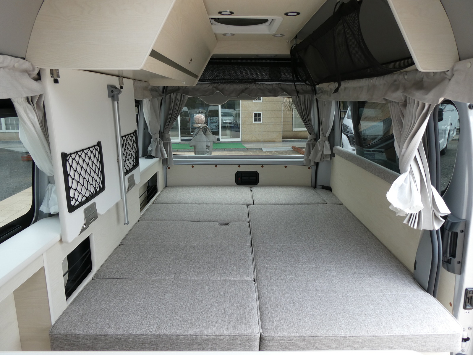 キャンピングカーバンコン