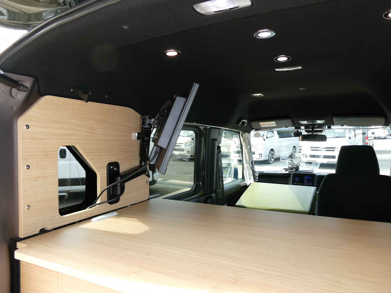 キャンピングカー軽キャンパー