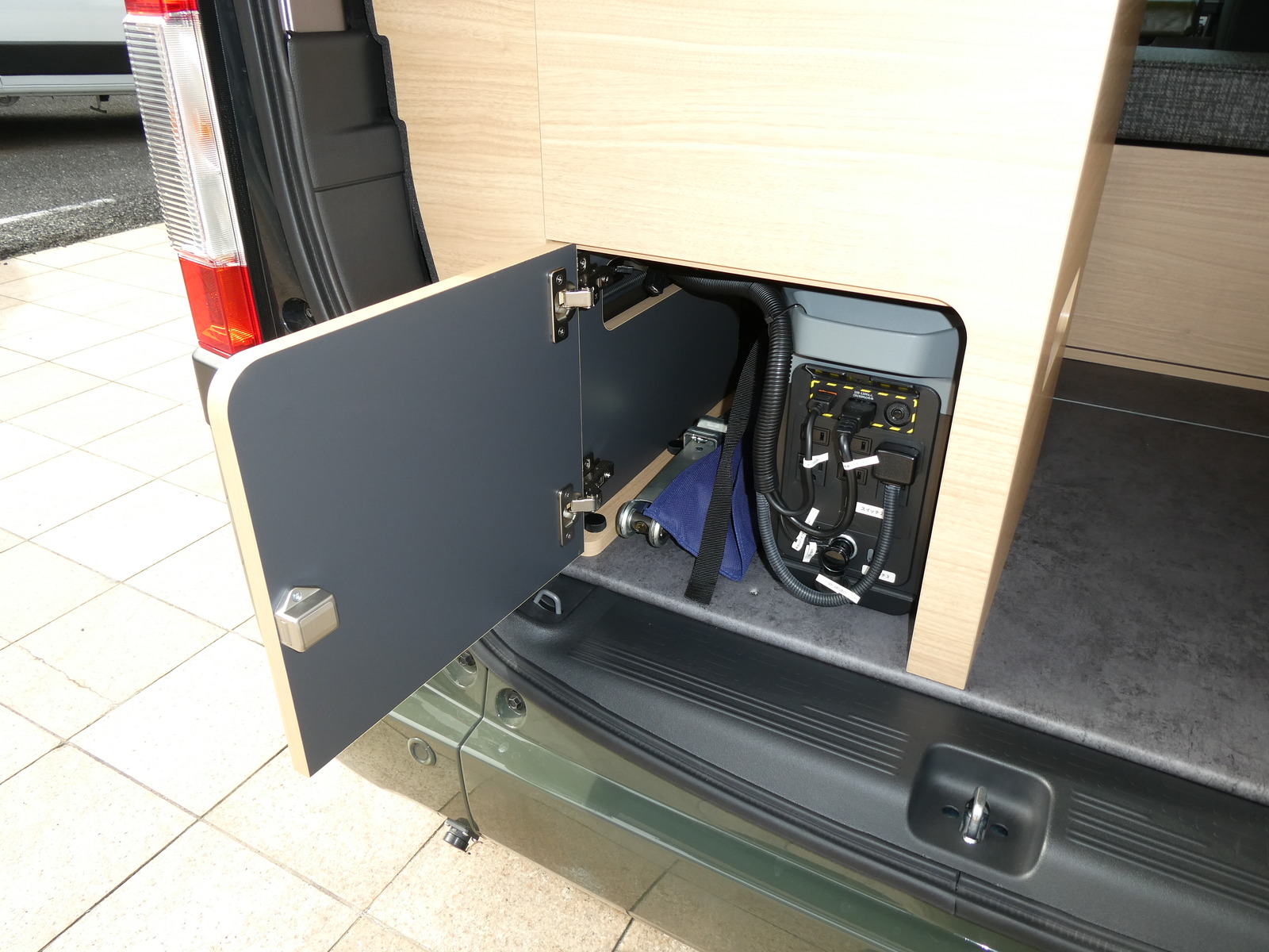 キャンピングカー軽キャンパー