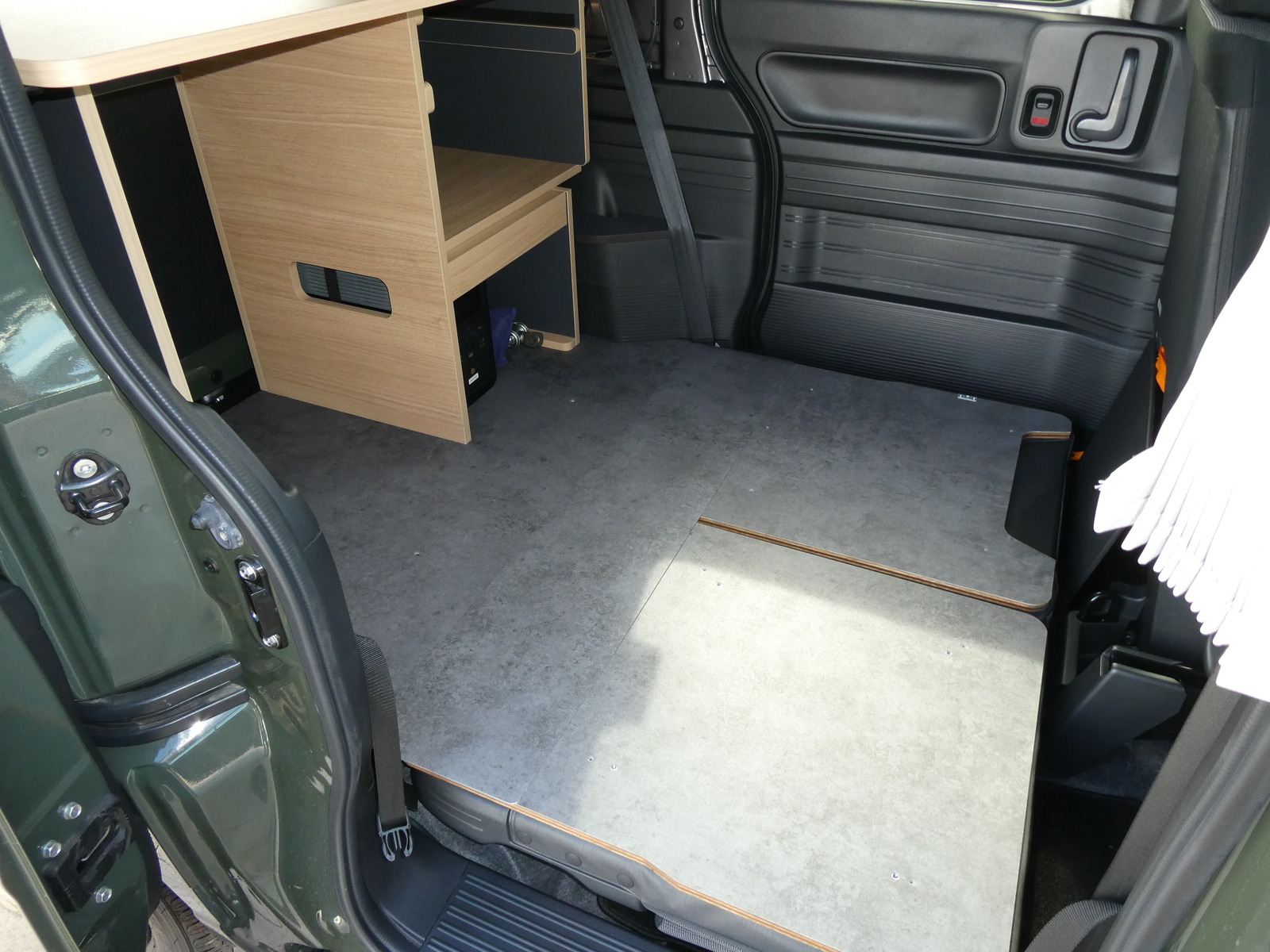 キャンピングカー軽キャンパー